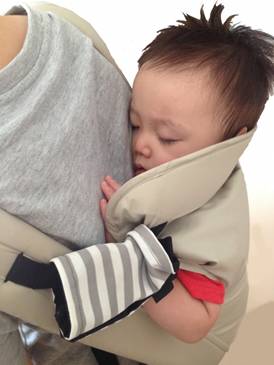 赤ちゃんを抱っこ紐でおんぶ出来るのはいつから 注意点は やじべえの気になる